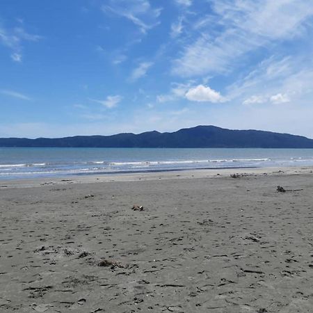 Raumati Guest House Paraparaumu Buitenkant foto